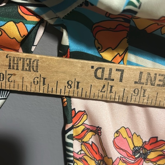 Colorful Floral Patterned Blouse - Picture 13 of 15